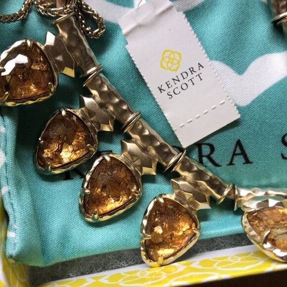 KENDRA SCOTT Willow Frontal Necklace - Picture 7 of 9